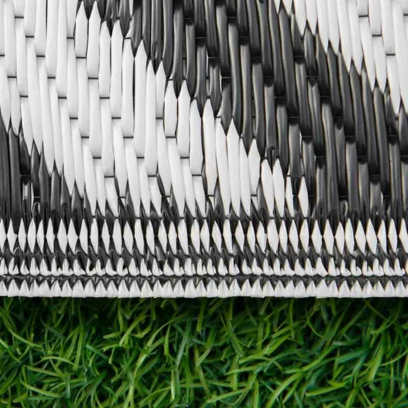 Outsunny 4 X 6ft Reversible Outdoor Rug - Black & White - 844-479 - Image 5